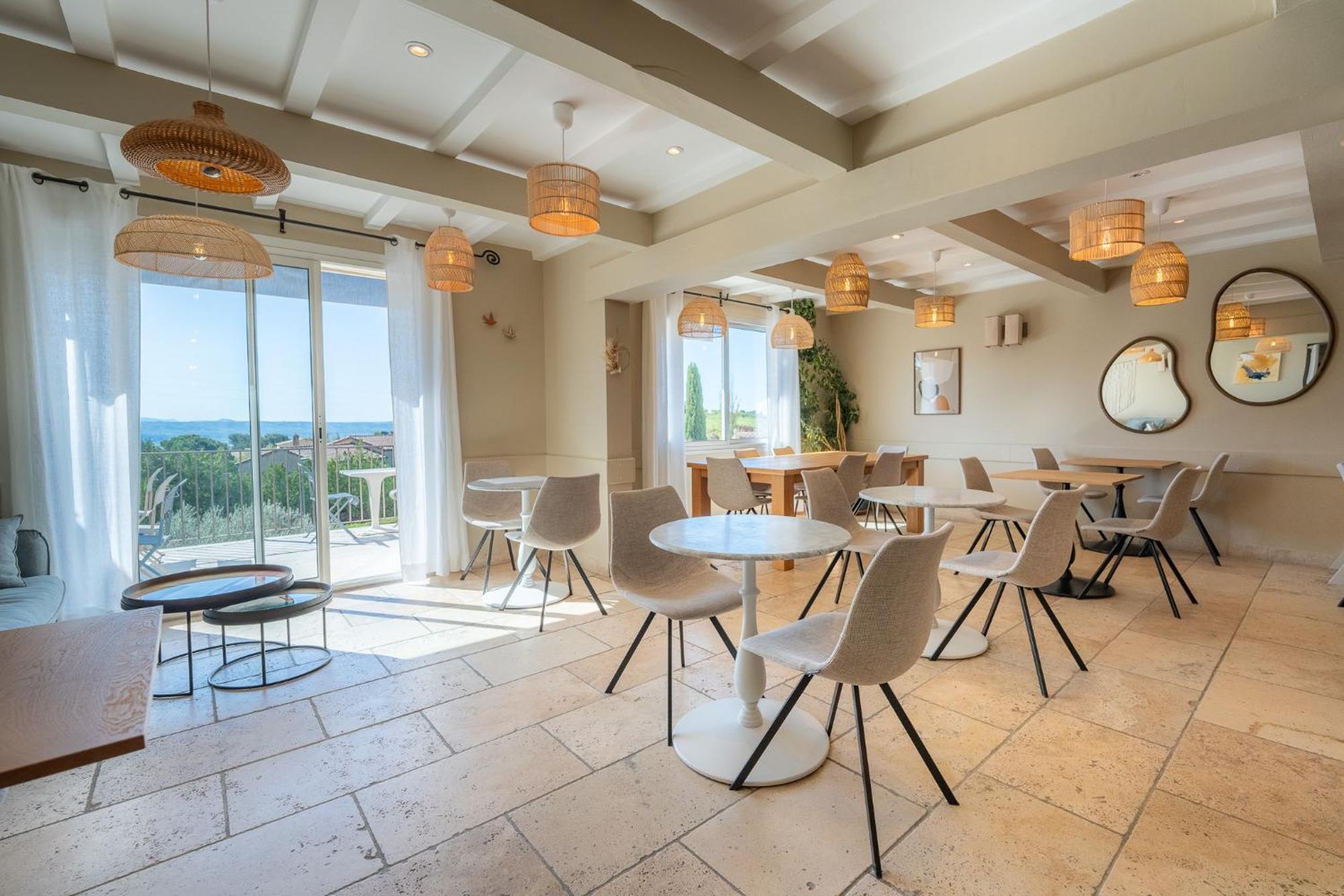 מנוסק Hotel Le Pre Saint Michel מראה חיצוני תמונה