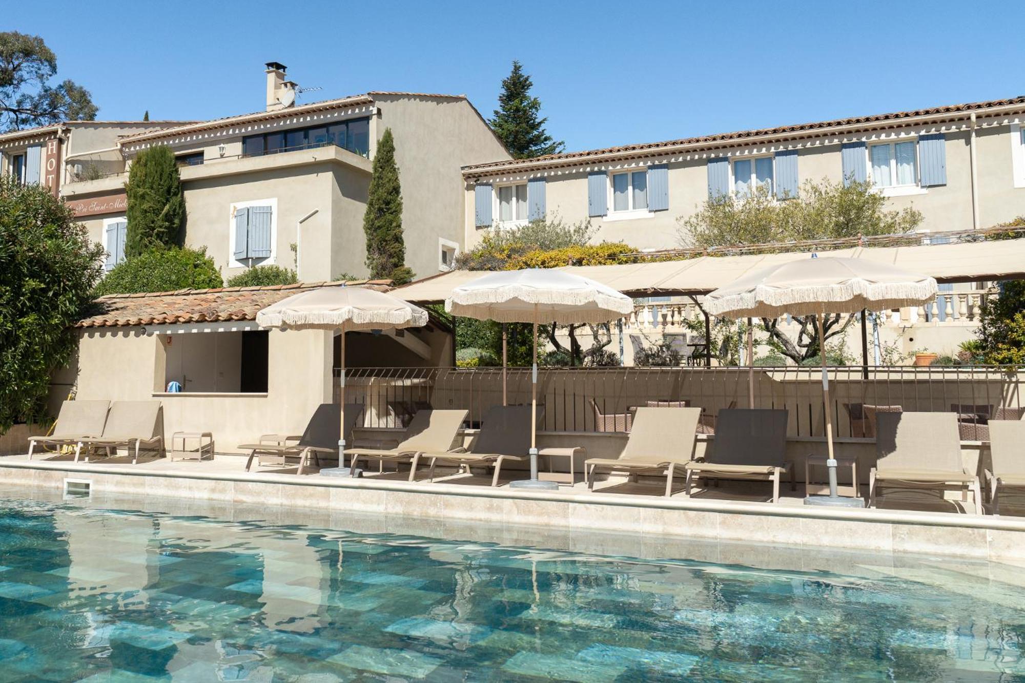 מנוסק Hotel Le Pre Saint Michel מראה חיצוני תמונה