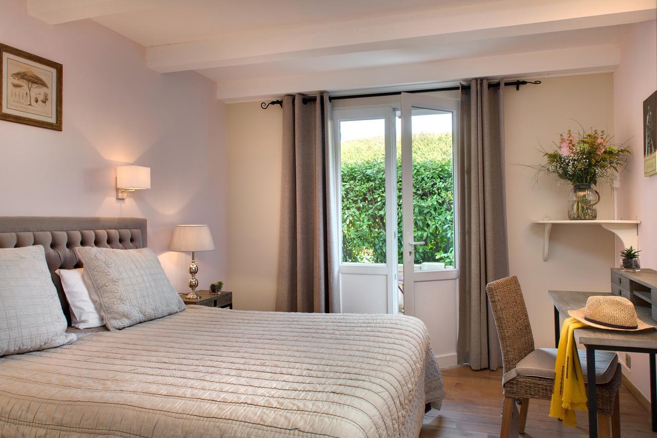 מנוסק Hotel Le Pre Saint Michel מראה חיצוני תמונה