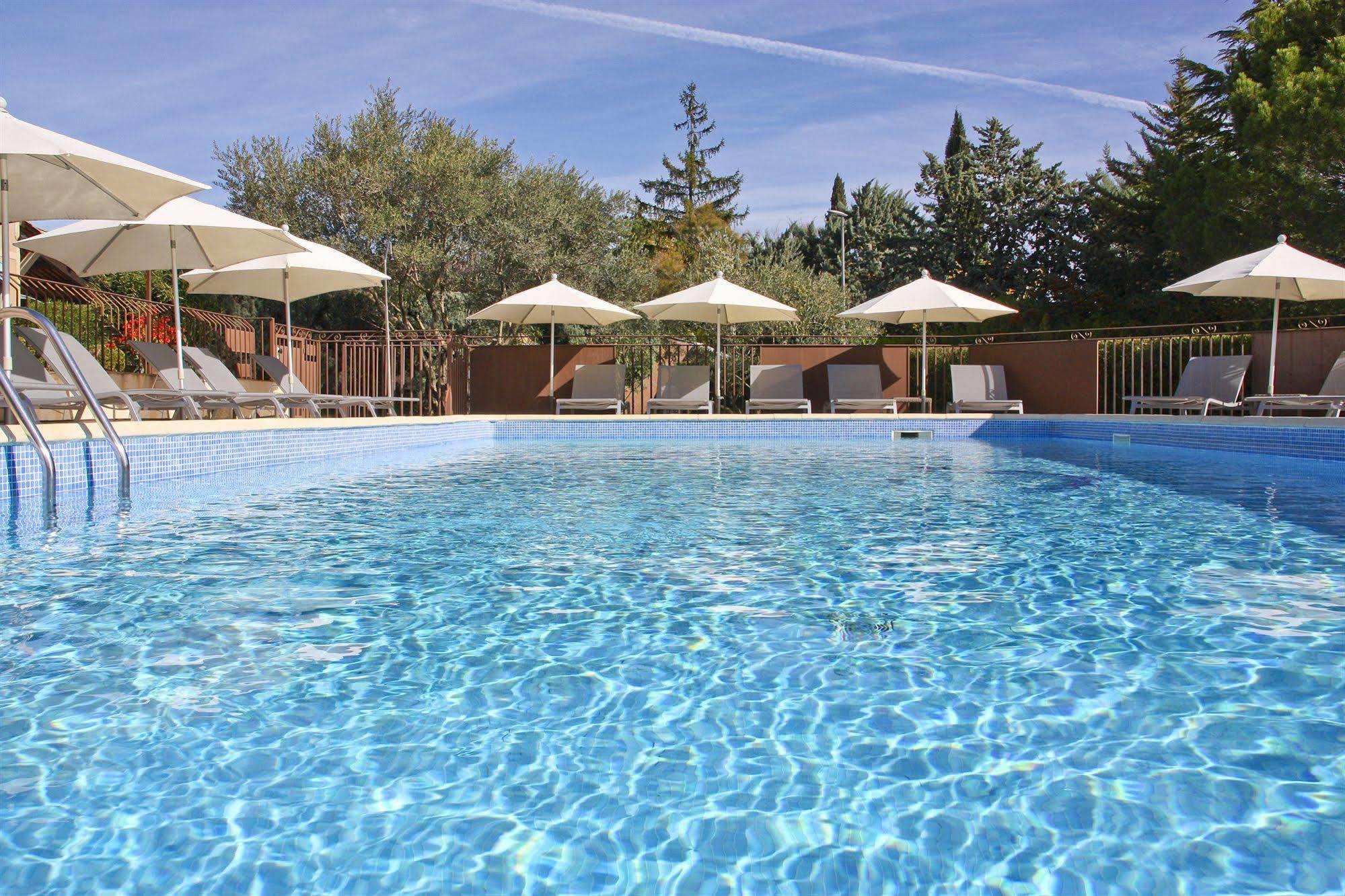 מנוסק Hotel Le Pre Saint Michel מראה חיצוני תמונה