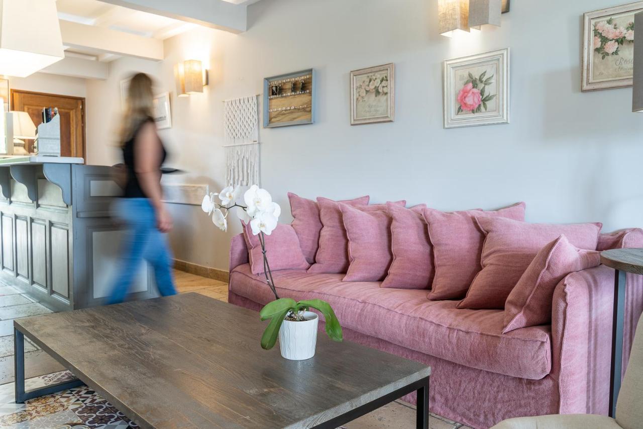 מנוסק Hotel Le Pre Saint Michel מראה חיצוני תמונה